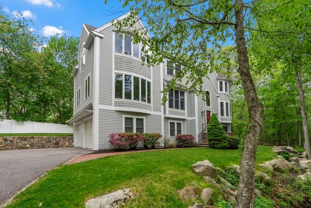10 Heritage Ln, Cohasset, MA 02025