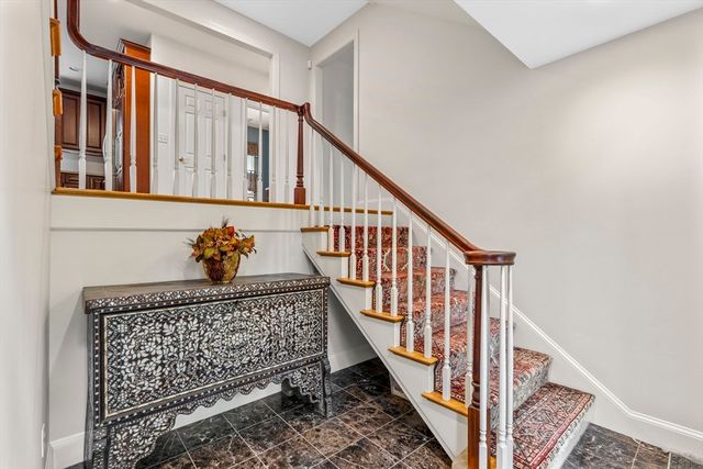 10 Heritage Ln, Cohasset, MA 02025