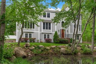 10 Heritage Ln, Cohasset, MA 02025