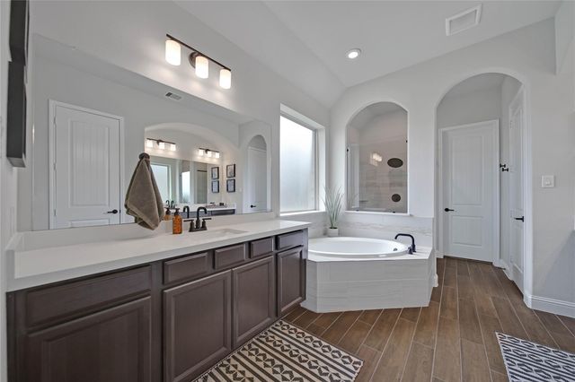 20206 Mahogany Bay Lane, Tomball, TX 77377