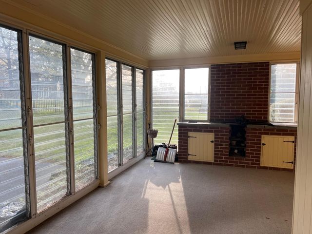 812 HILLCREST DR, Staunton, VA 24401