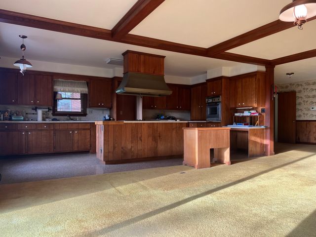 812 HILLCREST DR, Staunton, VA 24401