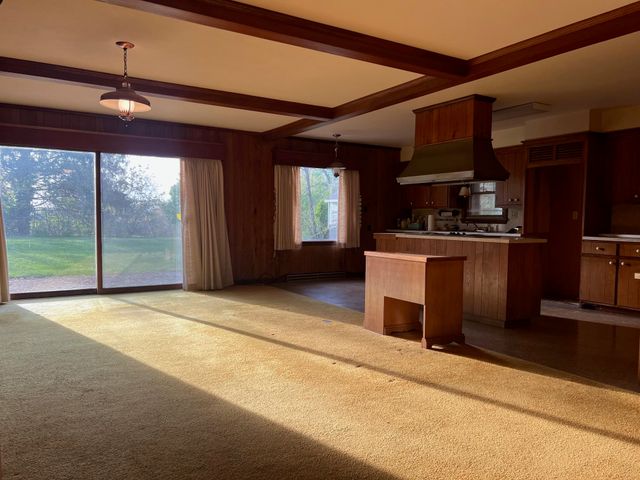 812 HILLCREST DR, Staunton, VA 24401