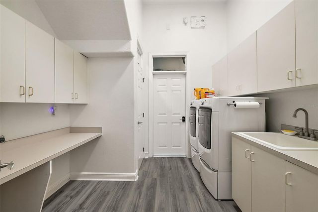 9537 CASTLEFORD POINT, Orlando, FL 32836
