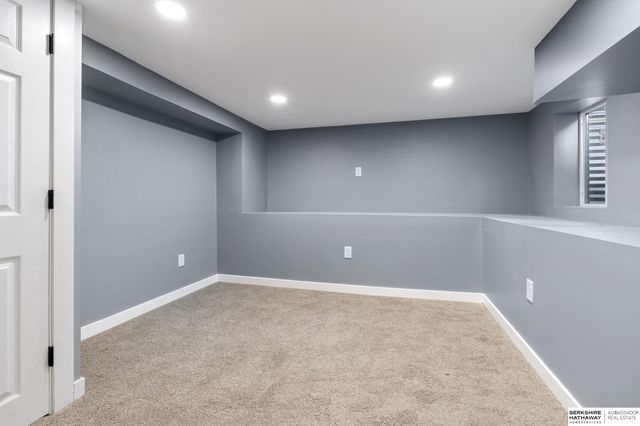 3317 N 39th Street, Omaha, NE 68111