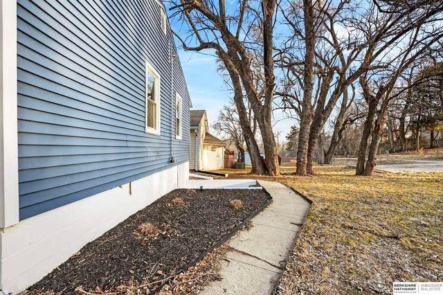 3317 N 39th Street, Omaha, NE 68111