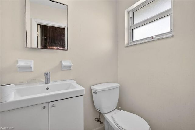 208 Norwich AVE, Lehigh Acres, FL 33936