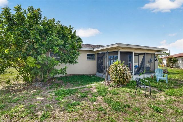 208 Norwich AVE, Lehigh Acres, FL 33936