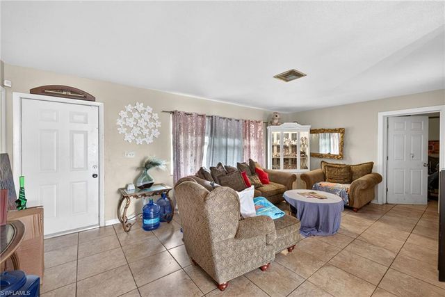 208 Norwich AVE, Lehigh Acres, FL 33936