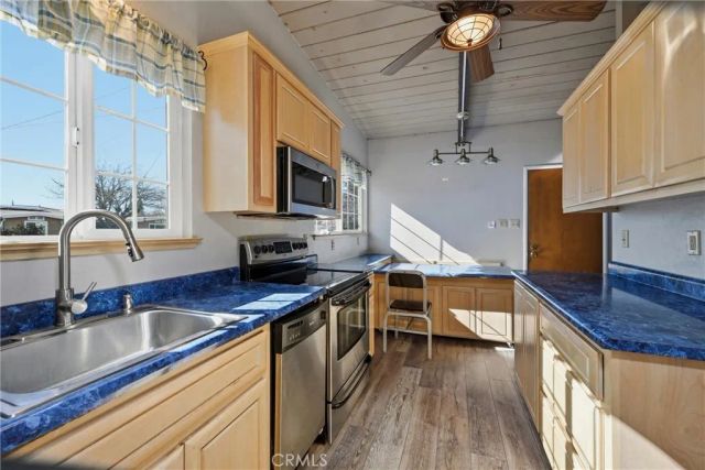 12762 Shoreview Drive, Clearlake Oaks, CA 95423