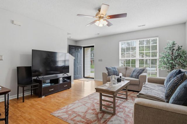 121 Trickle Drive, Summerville, SC 29483