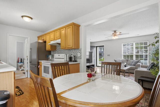 121 Trickle Drive, Summerville, SC 29483