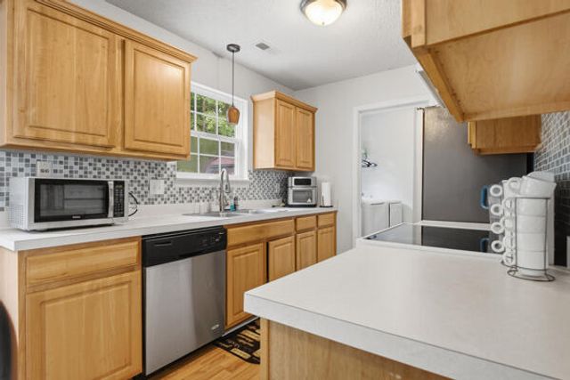121 Trickle Drive, Summerville, SC 29483