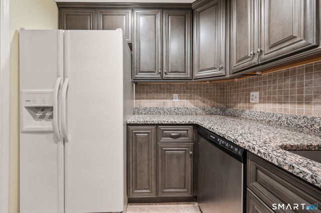 18 Dutton Place Way 18, Glastonbury, CT 06033