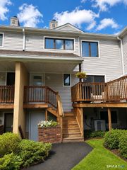 18 Dutton Place Way 18, Glastonbury, CT 06033