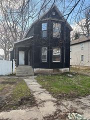 337 N 6th Avenue, Kankakee, IL 60901