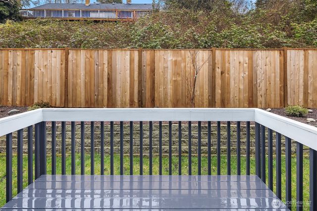 2112 SW 103rd Place, Seattle, WA 98146