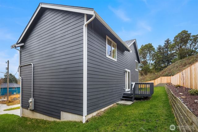 2112 SW 103rd Place, Seattle, WA 98146