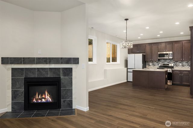2112 SW 103rd Place, Seattle, WA 98146