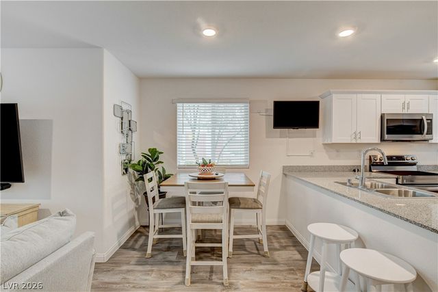 2872 Atomic Tangerine Way 4, Las Vegas, NV 89183