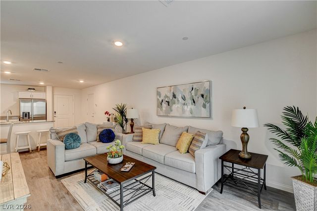 2872 Atomic Tangerine Way 4, Las Vegas, NV 89183