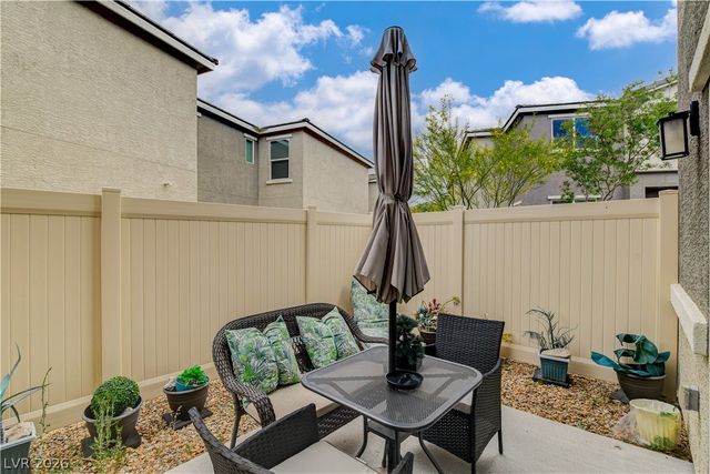 2872 Atomic Tangerine Way 4, Las Vegas, NV 89183