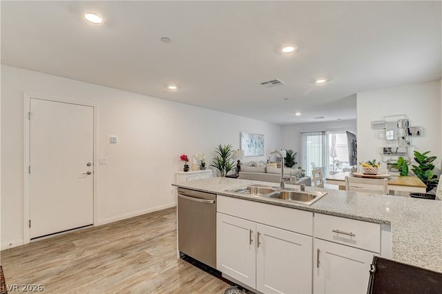 2872 Atomic Tangerine Way 4, Las Vegas, NV 89183