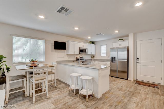 2872 Atomic Tangerine Way 4, Las Vegas, NV 89183