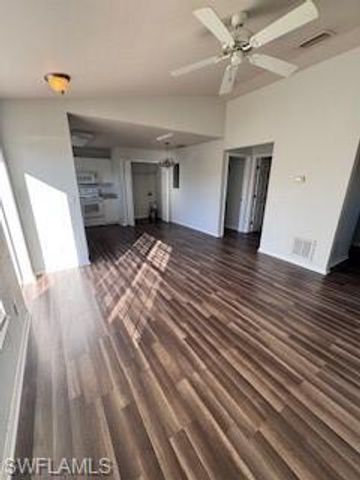 5046 Bolt LN, Lehigh Acres, FL 33973