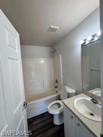 5046 Bolt LN, Lehigh Acres, FL 33973