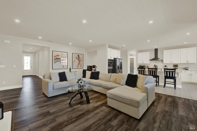 707 Blake Rd, Vacaville, CA 95687