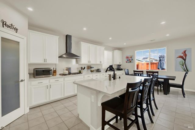 707 Blake Rd, Vacaville, CA 95687