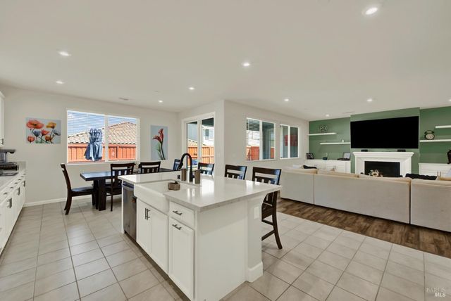 707 Blake Rd, Vacaville, CA 95687