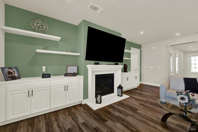 707 Blake Rd, Vacaville, CA 95687