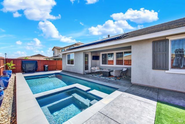 707 Blake Rd, Vacaville, CA 95687