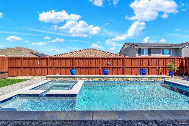 707 Blake Rd, Vacaville, CA 95687