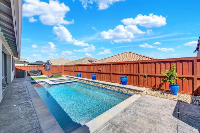 707 Blake Rd, Vacaville, CA 95687