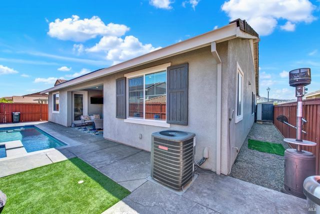 707 Blake Rd, Vacaville, CA 95687