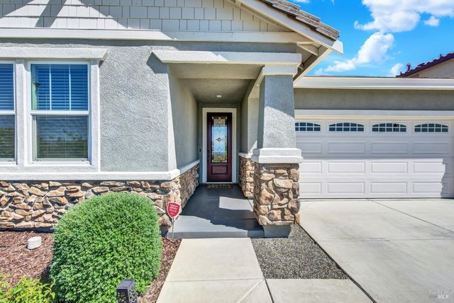 707 Blake Rd, Vacaville, CA 95687