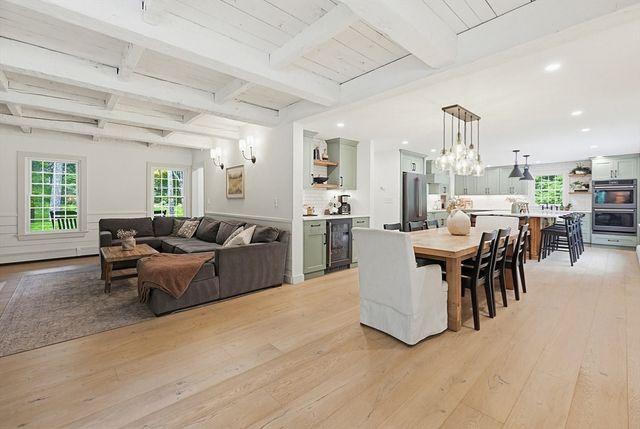 8 Quail Run Rd., Norfolk, MA 02056