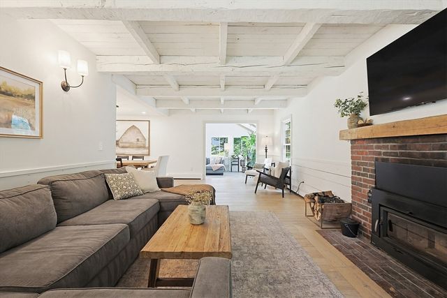 8 Quail Run Rd., Norfolk, MA 02056