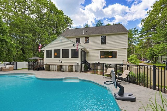 8 Quail Run Rd., Norfolk, MA 02056
