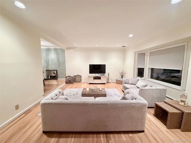 821 Channel Road House, Lido Beach, NY 11561