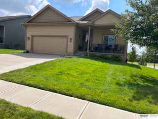18615 Robin Drive, Gretna, NE 68136