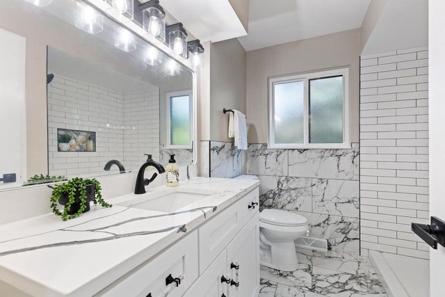 7470 N Navajo ROAD, Milwaukee, WI 53217