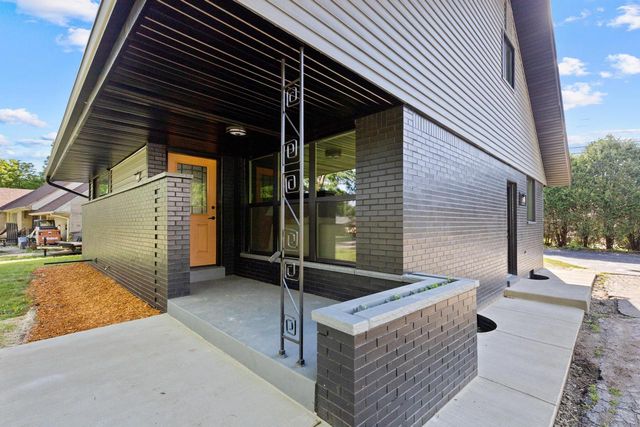 7470 N Navajo ROAD, Milwaukee, WI 53217
