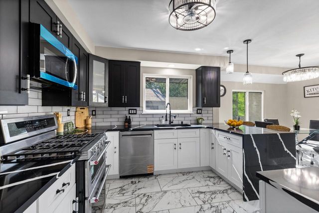 7470 N Navajo ROAD, Milwaukee, WI 53217