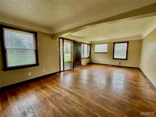 11820 Larimore Road, St Louis, MO 63138