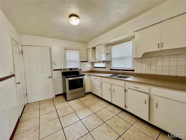 11820 Larimore Road, St Louis, MO 63138