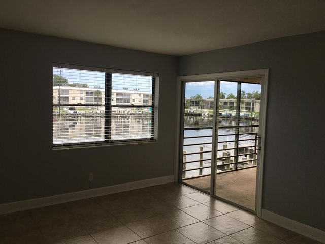 309 LAKE Circle 202, North Palm Beach, FL 33408